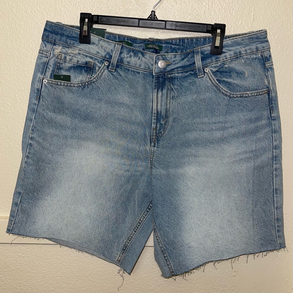 Casual Light Blue Mid-Rise Denim Shorts